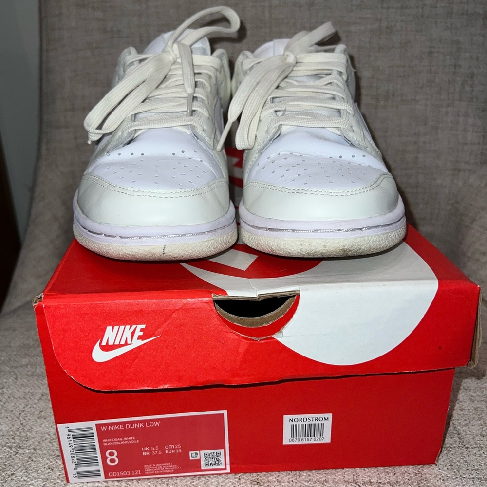 EUC Nike Low Dunks - Picture 6 of 7